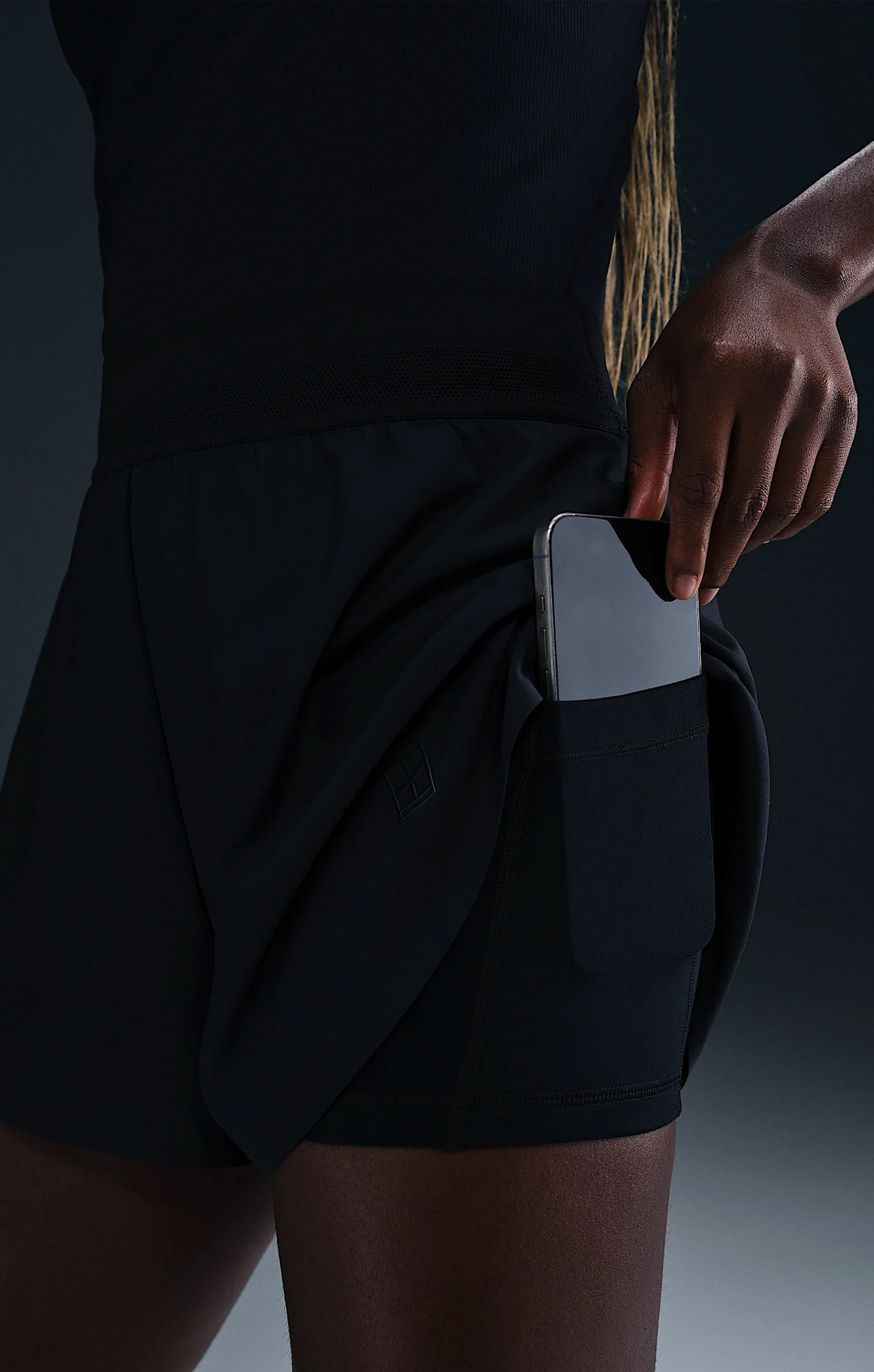 NikeCourt Ace Advantage Dri-FIT Kadın Tenis Şortu Siyah - 4